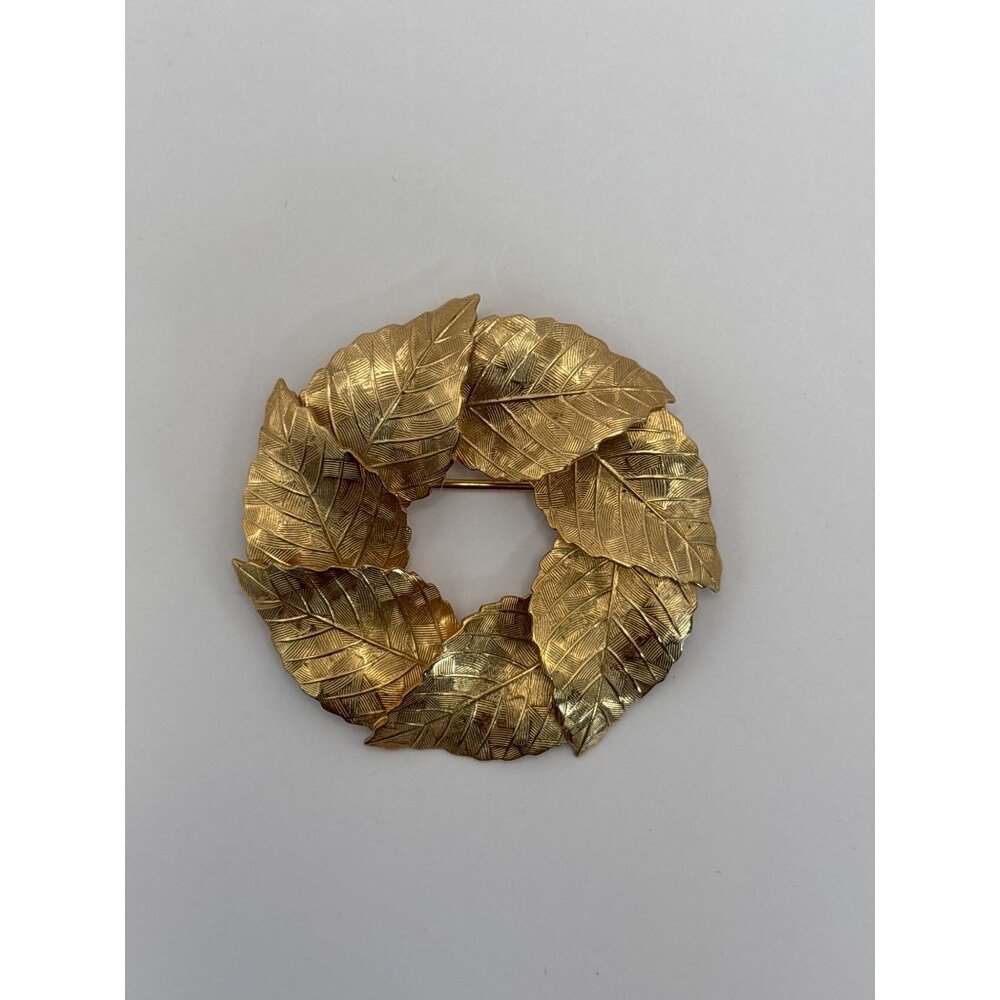 Vintage Napier Circle Of Leaves Brooch Pin Textured Gold Tone Signed